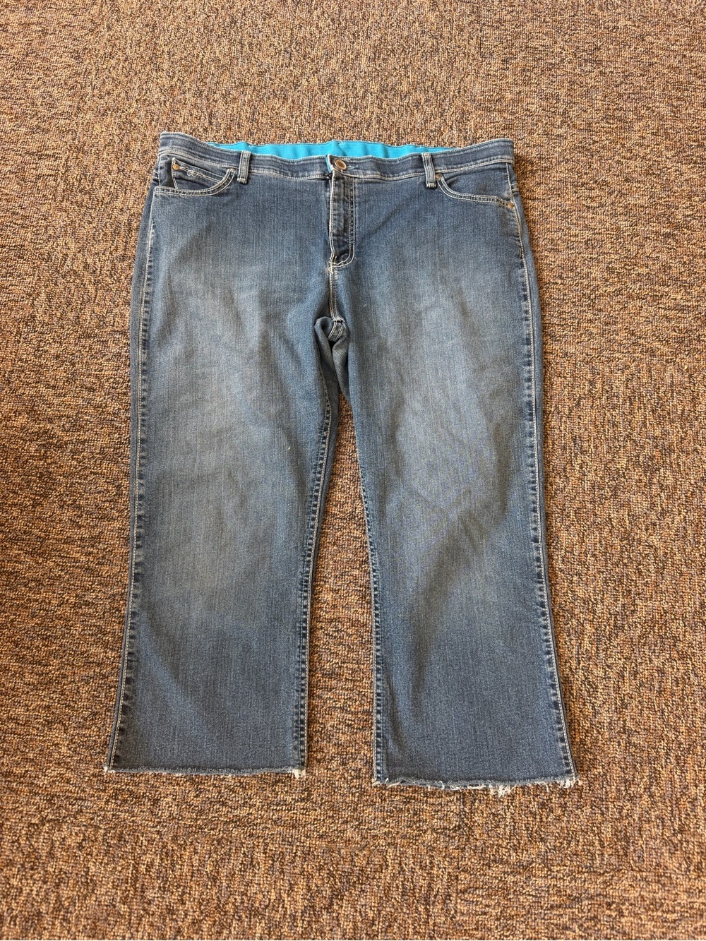 Wrangler Women’s Q-Baby Stretch No Gap Waistband 19/20 Cropped Hem